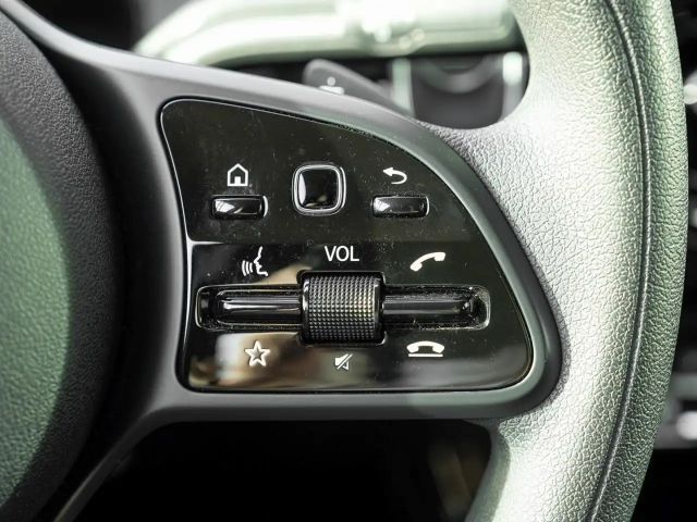 Mercedes-Benz A 250 A 250 e