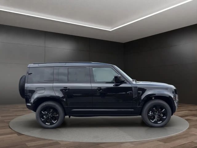 Land Rover Defender 110 D250 Dynamic SE