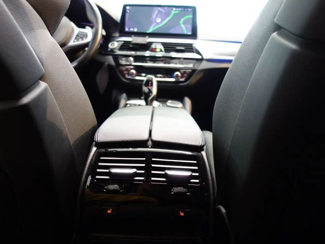 BMW 540 540d M-Sport Touring xDrive