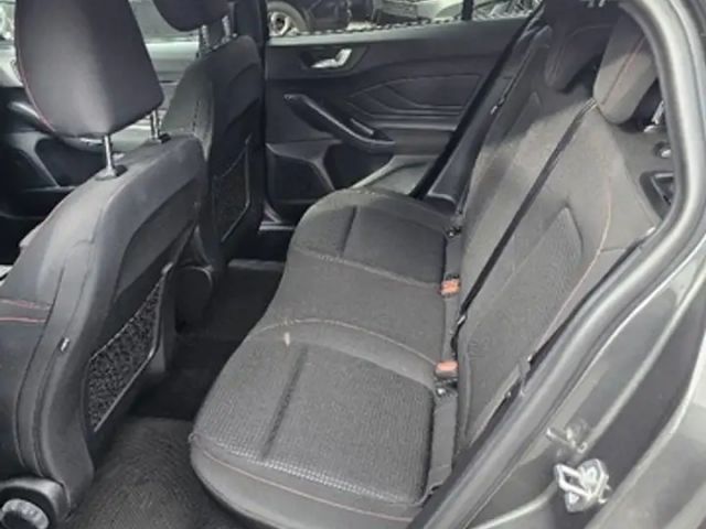 Ford Focus ST Line Wagon