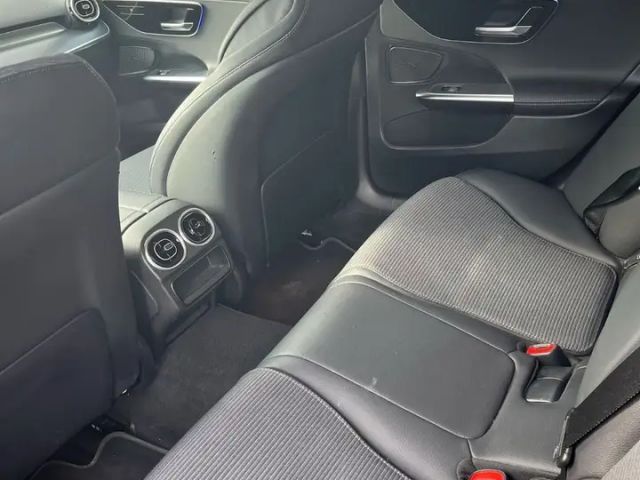 Mercedes-Benz C 180 Sedan