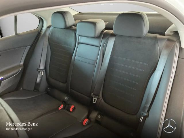 Mercedes-Benz C 180 AMG Line Sedan