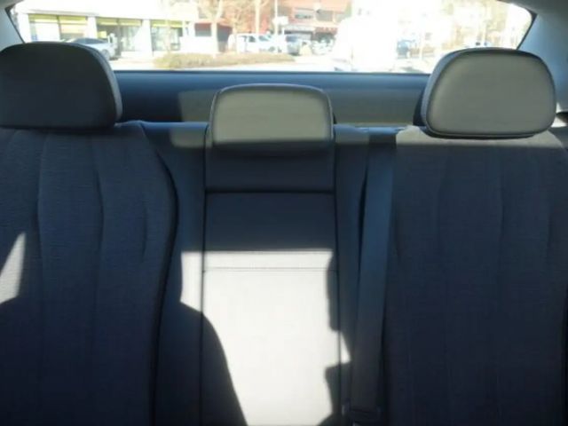 Mercedes-Benz E 220 AVANTGARDE E 220 d Sedan