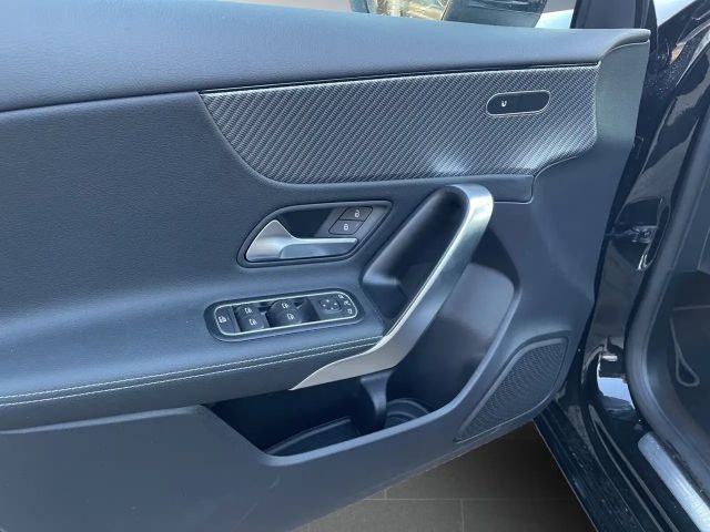 Mercedes-Benz A 180 A 180 Advanced AUTO*LED*RFK*MBUX*LENKRADHEIZUNG*