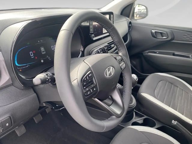 Hyundai i10 GO Plus 1,0 MT a5bu1 Schwarzes Dach