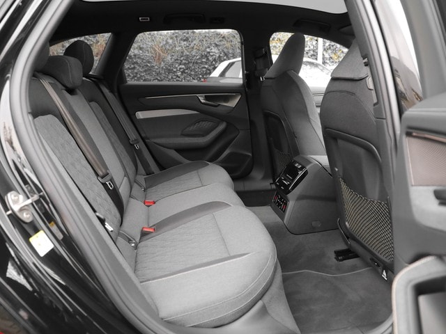 Audi A6 Avant Quattro S-Tronic