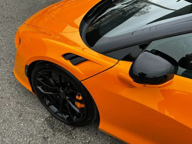 McLaren Artura Spider