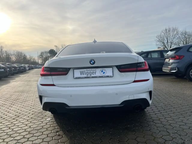 BMW 318 318i M-Sport Sedan