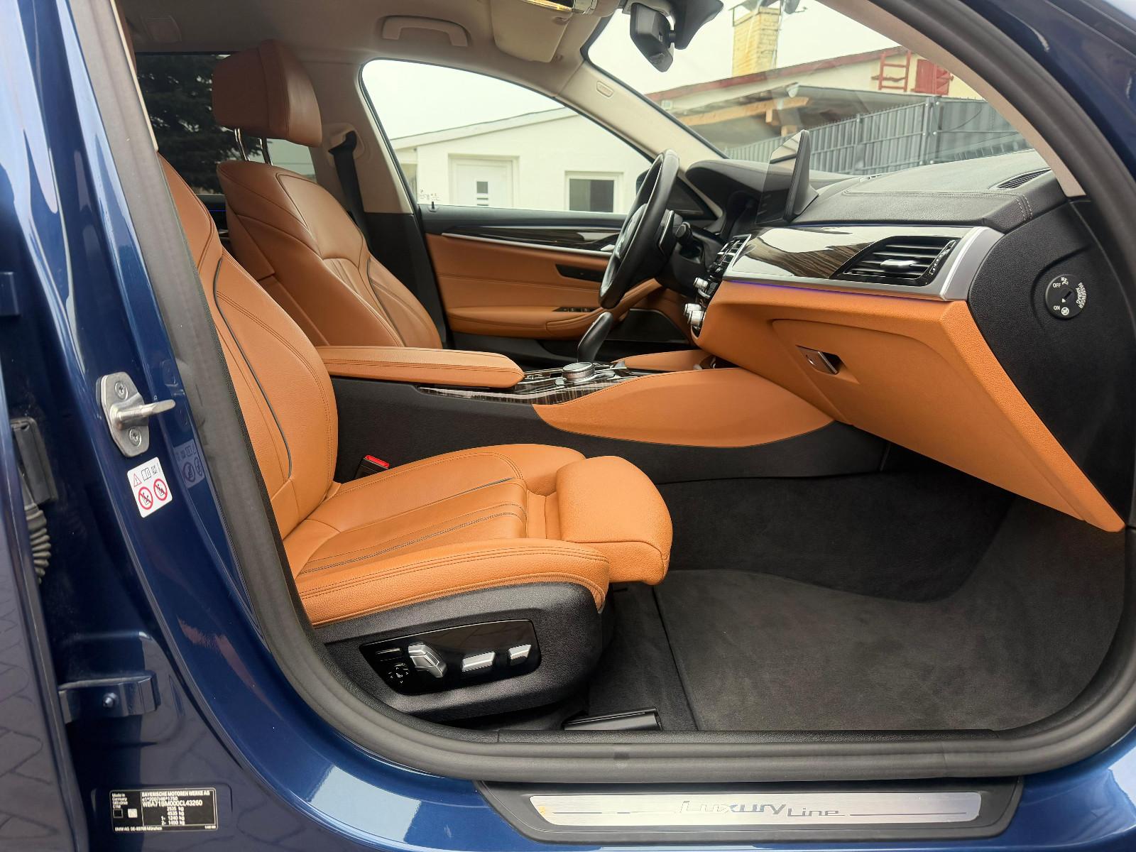 BMW 540 540i Luxury Line Touring xDrive