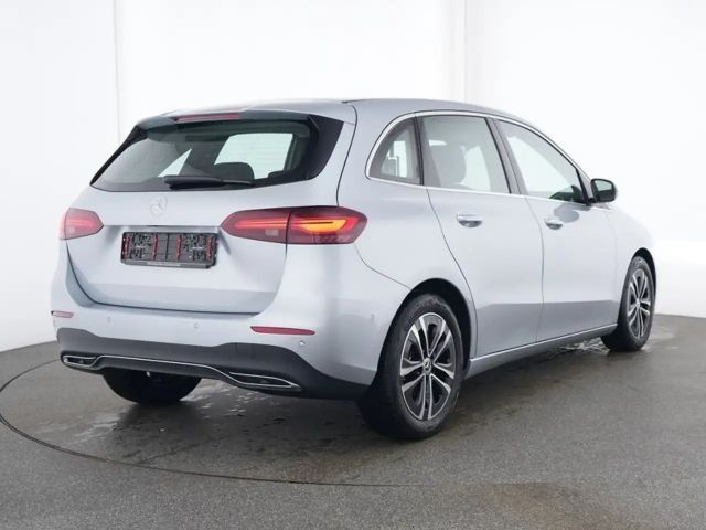 Mercedes-Benz B 180 Progressive Sedan