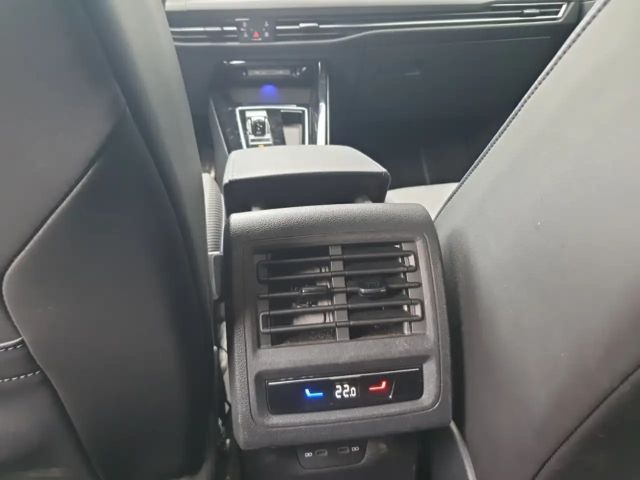 Volkswagen Golf 2.0 TSI 4Motion Golf VIII