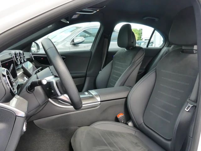 Mercedes-Benz C 220 AMG Line C 220 d Sedan