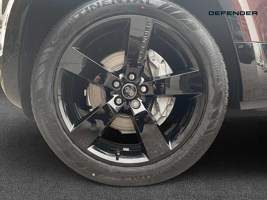 Land Rover Defender 110