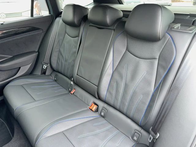 Volkswagen Passat R-Line eHybrid