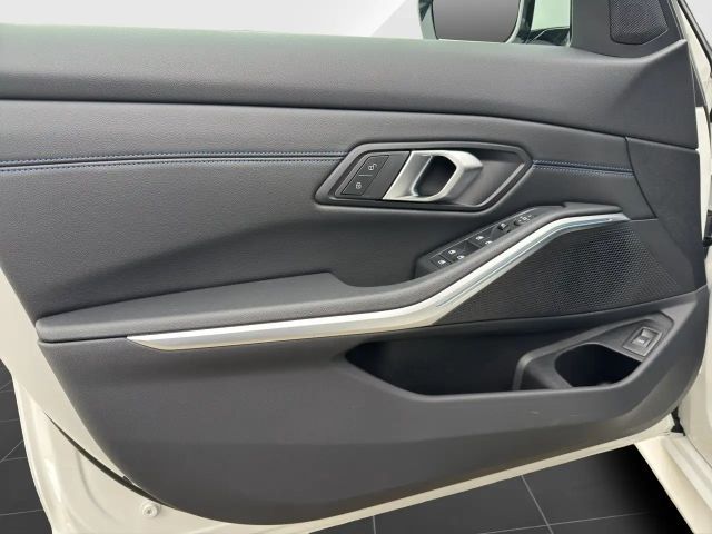 BMW 320 320d M-Sport Sedan xDrive