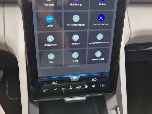 Ford Capri Premium RWD