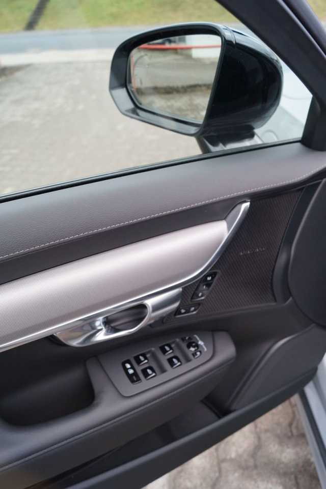 Volvo V90 AWD Dark Plus T6
