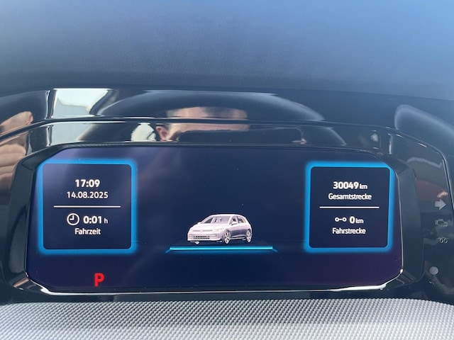 Volkswagen Golf 1.5 eTSI DSG Golf VIII R-Line