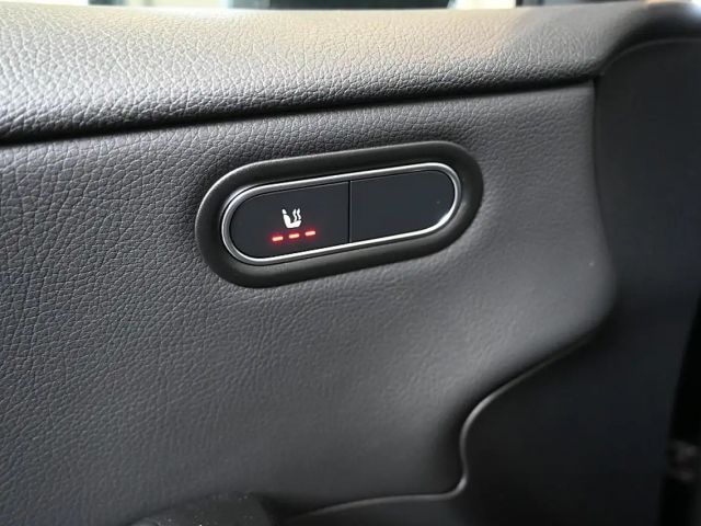 Mercedes-Benz A 180 A 180 d