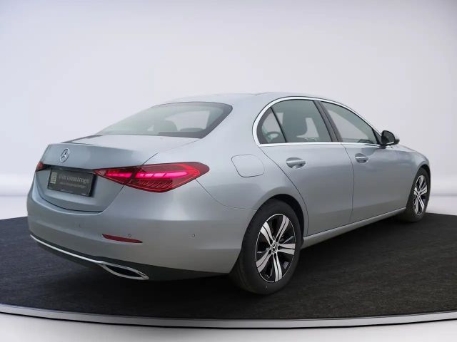 Mercedes-Benz C 200 C 200 d Sedan