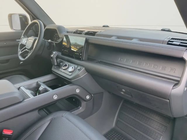 Land Rover Defender 110 D250 Dynamic SE