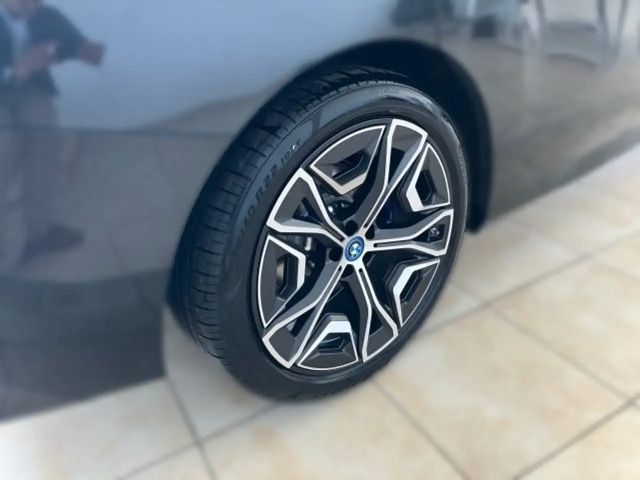 BMW iX xDrive50