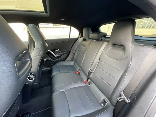 Mercedes-Benz A 200 Progressive