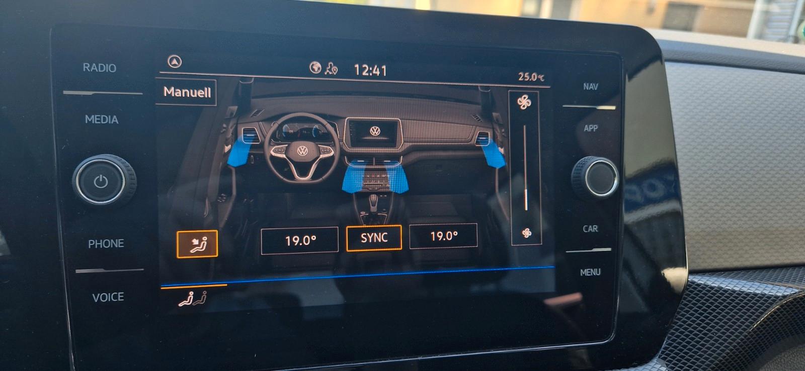 Volkswagen T-Cross StyleIQLEDKamera ACC Ascotgrau