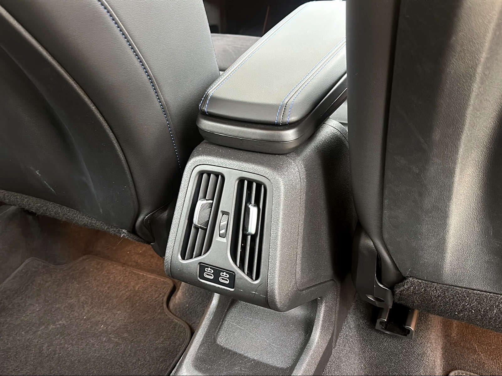 BMW 220 220i Active Tourer