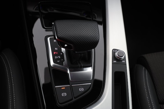 Audi A4 40 TFSI Avant Quattro S-Line S-Tronic