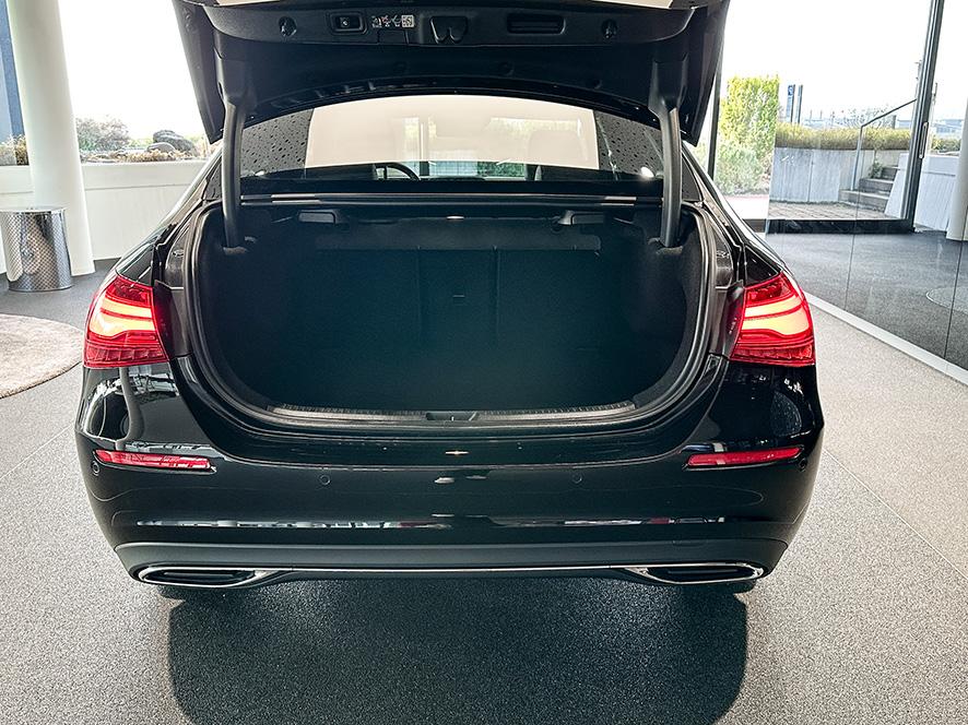 Mercedes-Benz A 200 ProgressiveLAP+LED+Pano+AHK+Distronic