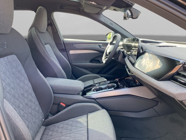 Audi A6 Avant Quattro S-Tronic