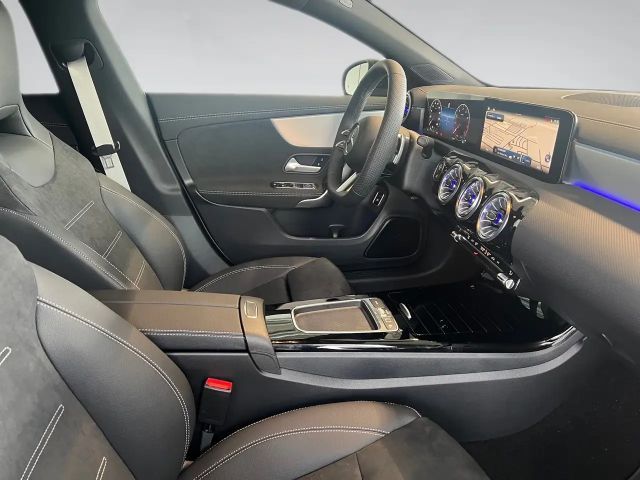 Mercedes-Benz CLA 200 AMG Line Shooting Brake