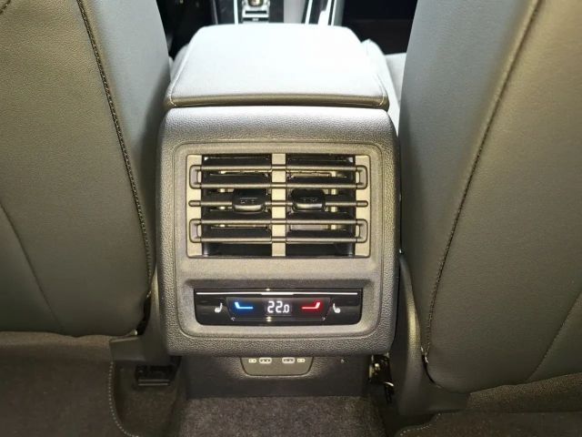 Volkswagen Golf DSG Style Variant