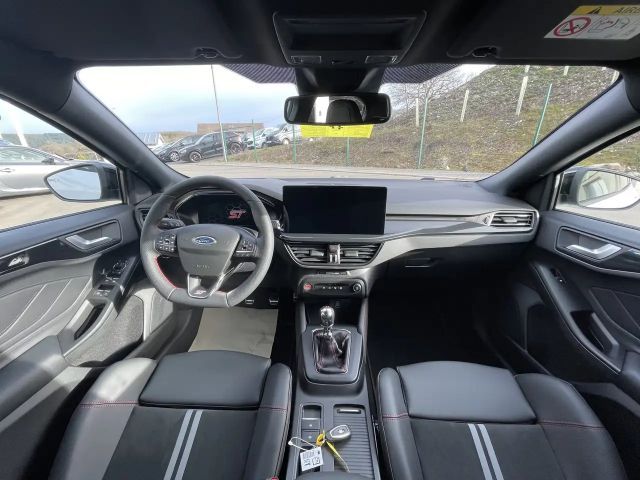 Ford Focus ST Line