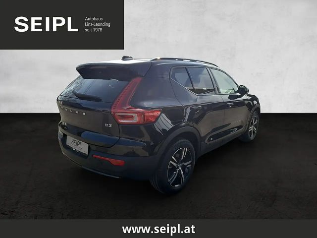 Volvo XC40 Dark Plus