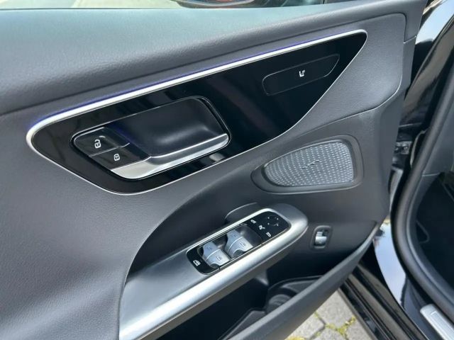 Mercedes-Benz C 180 AVANTGARDE Sedan