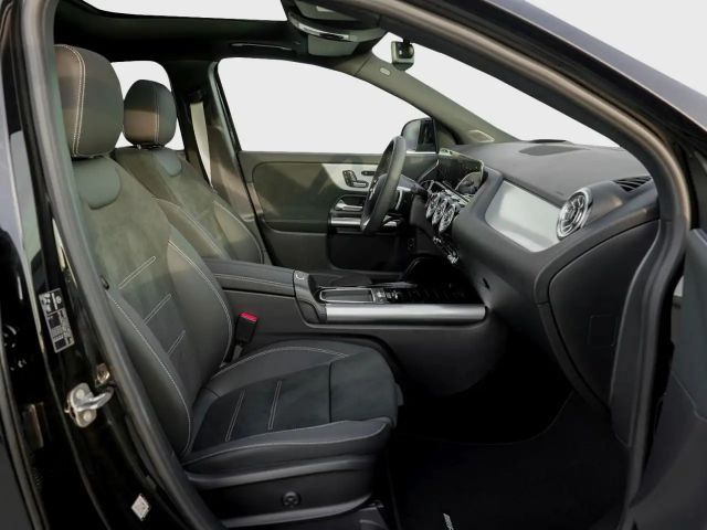 Mercedes-Benz GLA 220 4MATIC AMG Line GLA 220 d