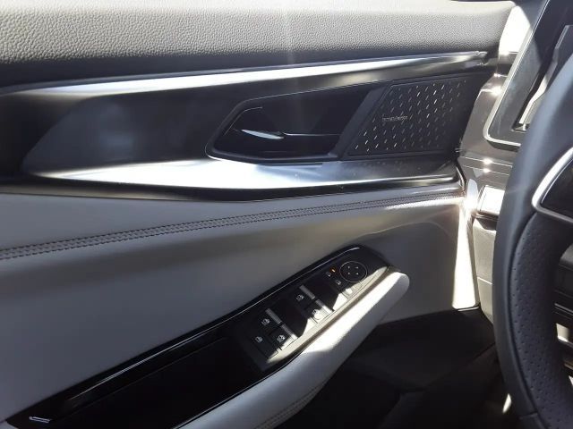 Renault Espace E-Tech Iconic