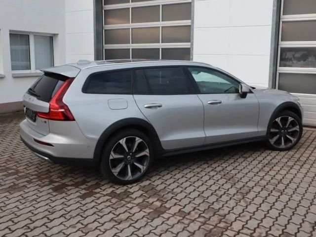 Volvo V60 Cross Country AWD Ultimate