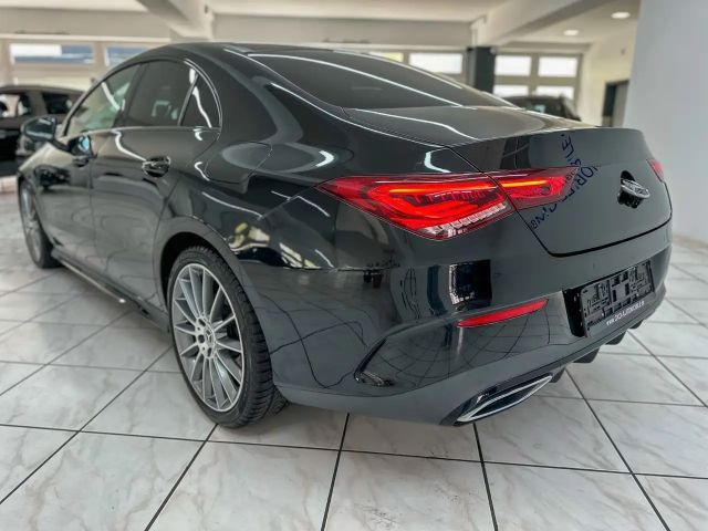 Mercedes-Benz CLA 200 AMG Line Sedan