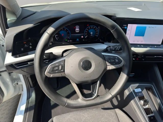 Volkswagen Golf DSG Life