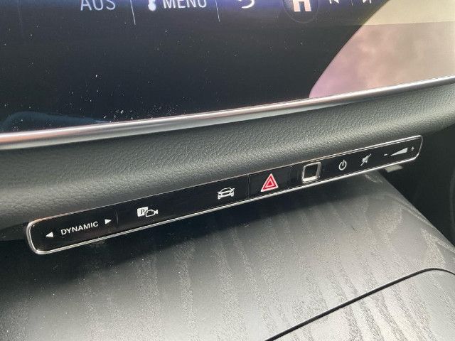 Mercedes-Benz E 220 AMG Line E 220 d Sedan