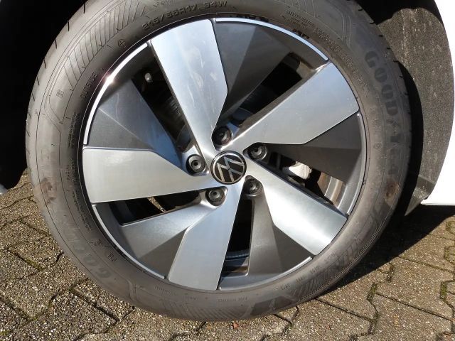 Volkswagen Passat 1.5 eTSI Business Variant