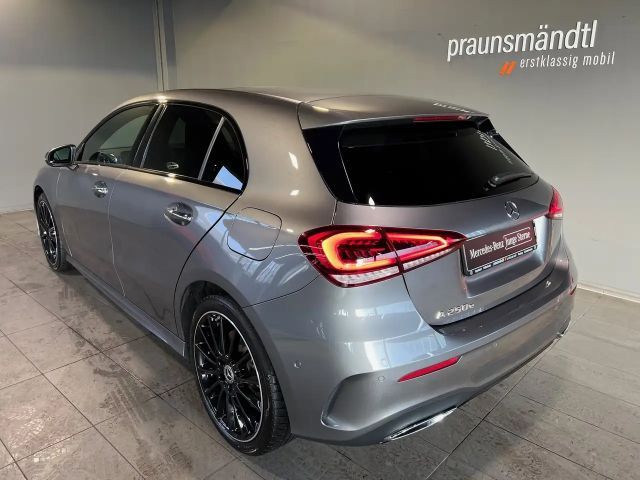 Mercedes-Benz A 250 A 250 e AMG Line