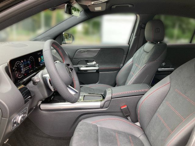 Mercedes-Benz GLA 200 AMG Line