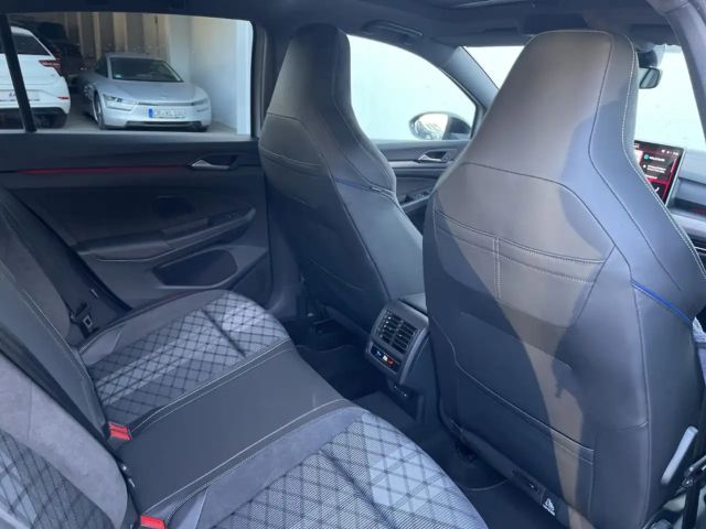 Volkswagen Golf 2.0 TDI DSG Golf VIII R-Line