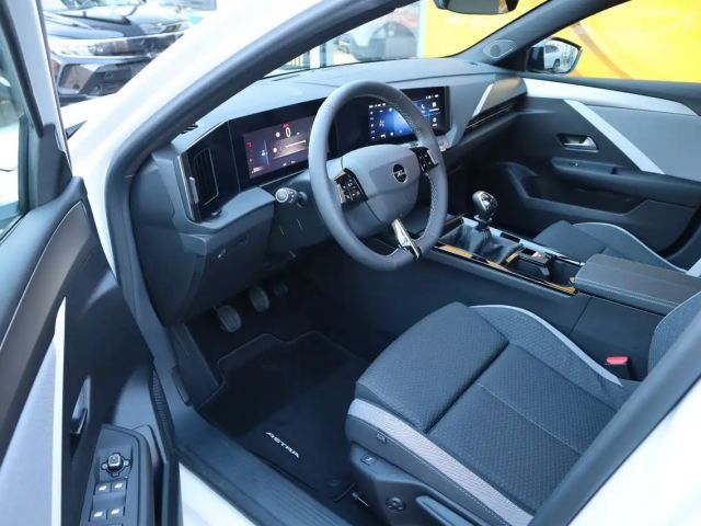 Opel Astra 1.2 Turbo Edition Sports Tourer