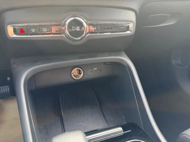 Volvo XC40 AWD Plus Recharge Twin Engine