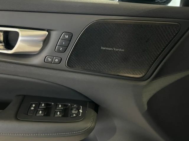 Volvo V60 AWD Dark Plus Recharge T6